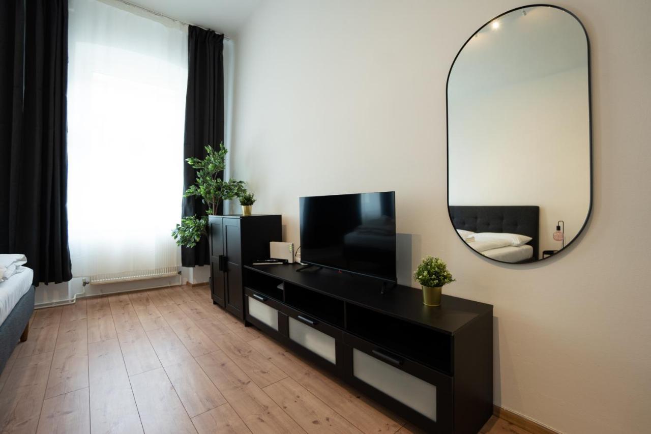 Lovely 1-Bedroom Apartment Next To Praterstern Wien Exteriör bild